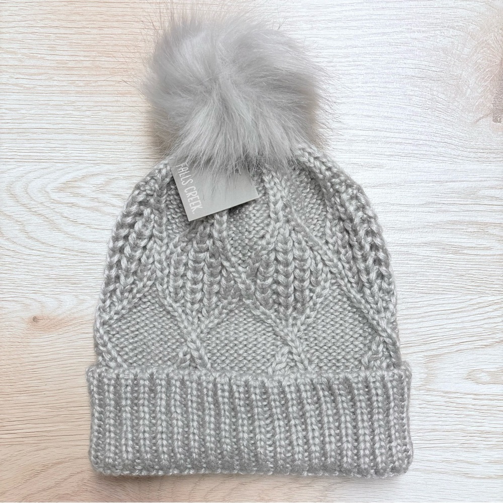 Falls Creek Cable Knit Winter Beanie Hat Fur Pom Pearlescent Grey Womens‎ Cute